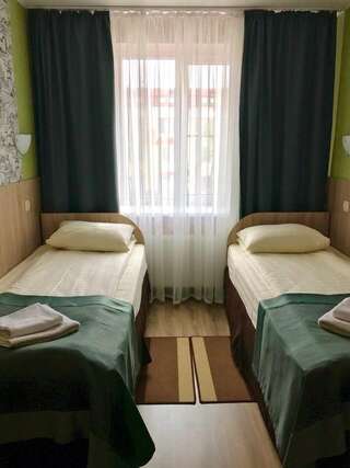 Гостиница Арль Псков Двухместный номер эконом-класса с 2 отдельными кроватями-1